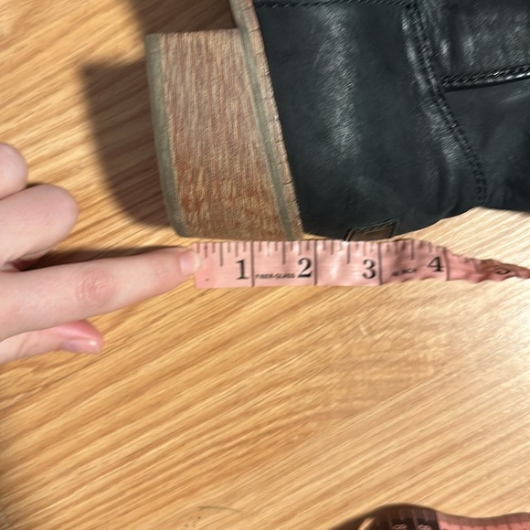 Ugg darling black booties sz 8 low heel casual boot cozy comfortable date ankle - Picture 8 of 8